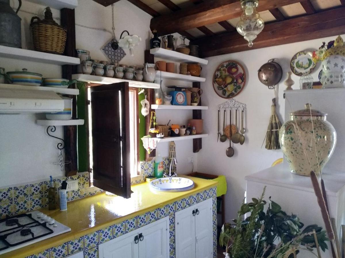Il Corbezzolo Suite Appartament Кастеллуццо Экстерьер фото