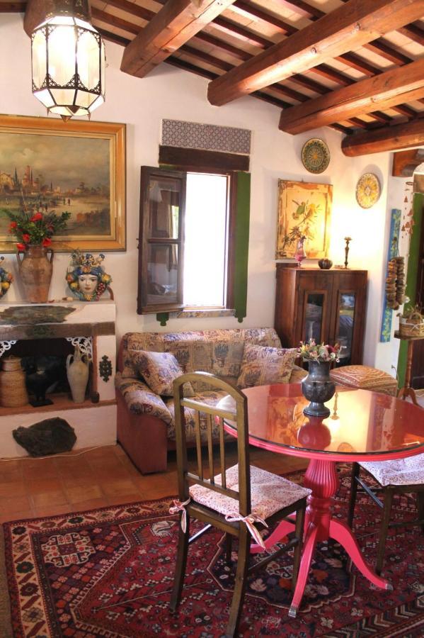 Il Corbezzolo Suite Appartament Кастеллуццо Экстерьер фото